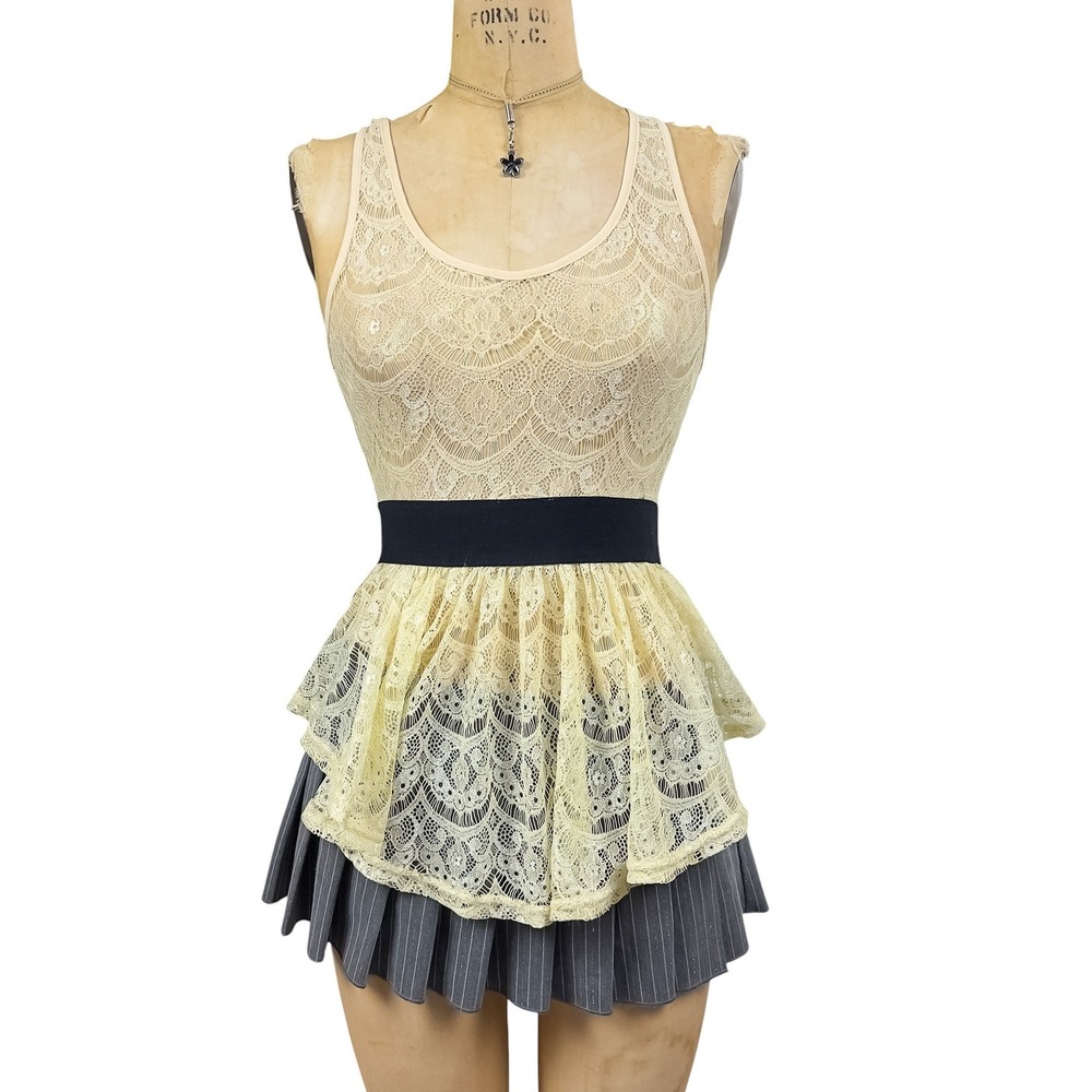 Charlotte Russe Lace Peplum Tank Top Cream Scalloped Tiered Ruffle Hem Size S